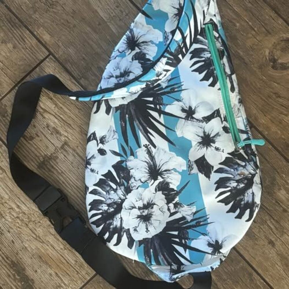 The Kamo Crossbody Sling Backpack Bag Beach Gym Floral - Picture 3 of 6